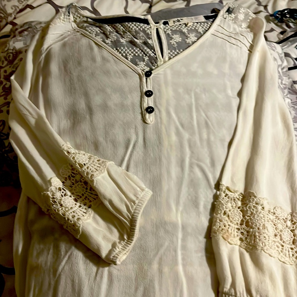 Jolt 💕 blouse w/ lace detail